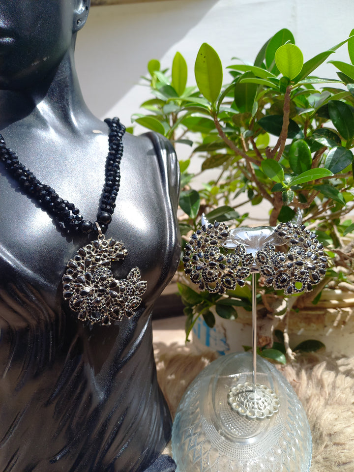 Heer Omega Long Broach Mala Set (Mala-25-35) - Heer Jewellery