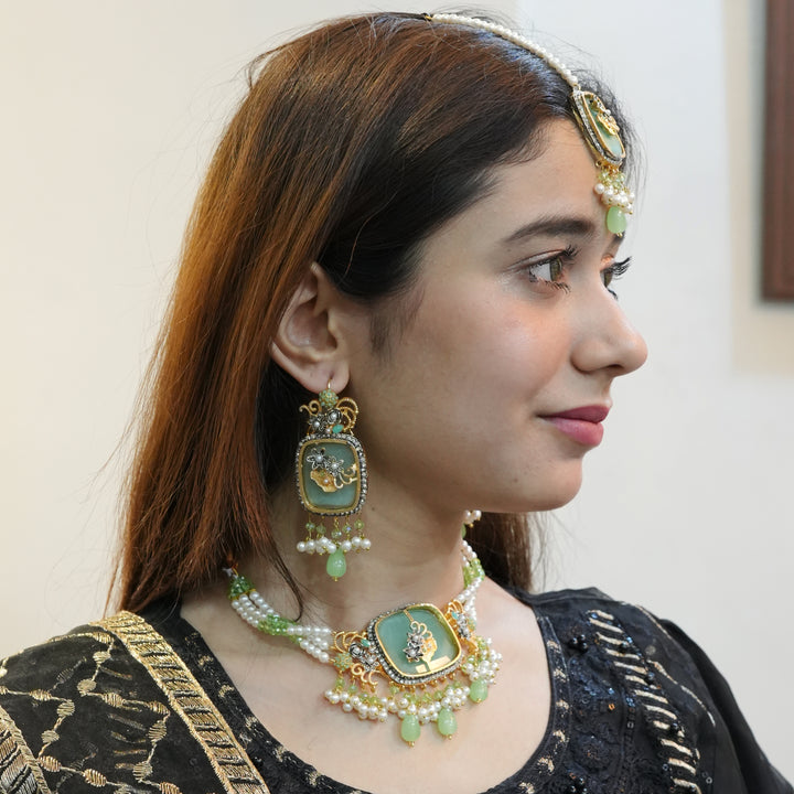 Heer Glass Chokar Set with Tika - Heer Jewellery