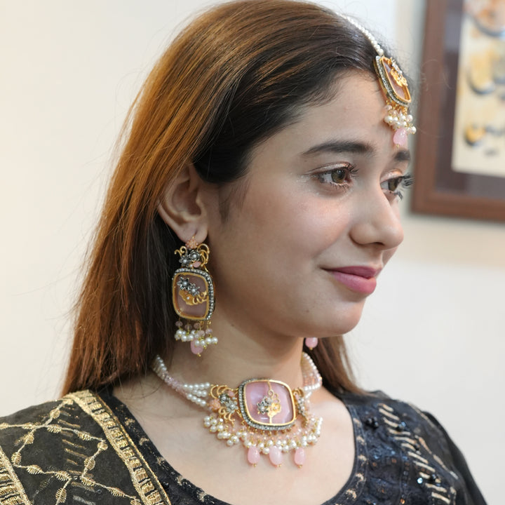 Heer Glass Chokar Set with Tika - Heer Jewellery